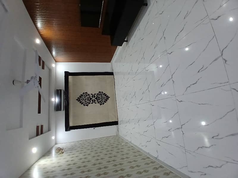 One Kanal Luxury House In Model Town 6