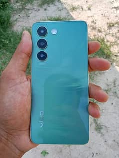 VIP mobile phone Vivo Y100. . . 8. . 256. . . . . 8 mah warranty My hy