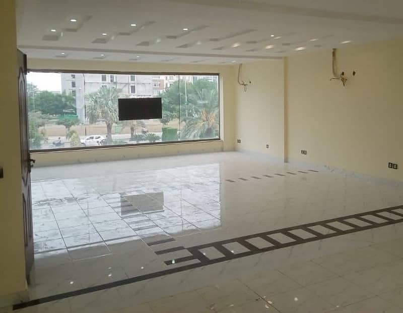 4 MRALA 2ND FLOOR HALL AVAILBLE FOR RENT ON MAIN BOLEVED 7