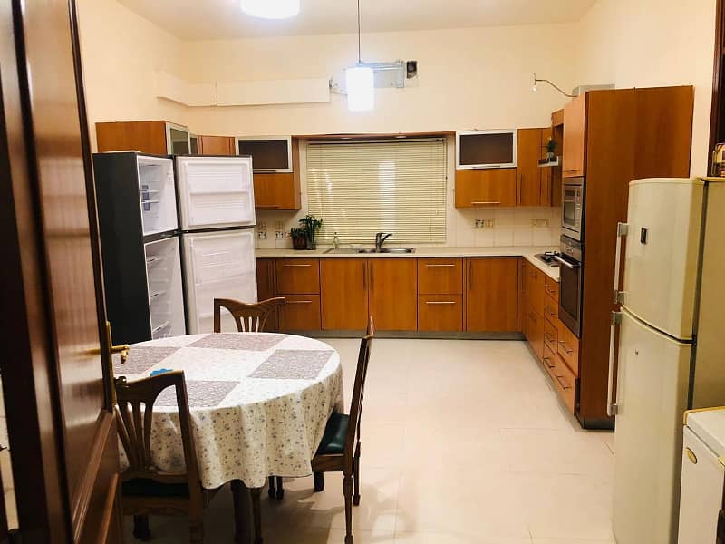 defence fully furnished 600 yards bungalow for rent 8