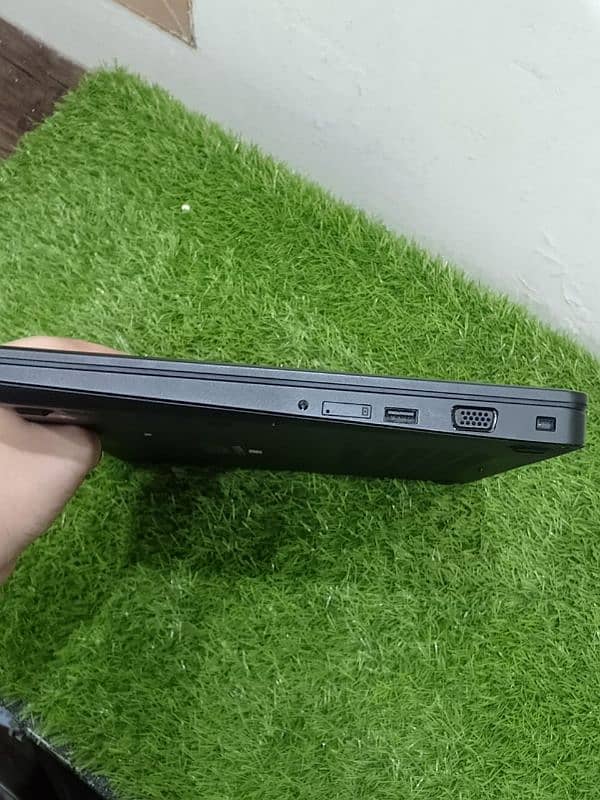 Dell Latitude 5580 4