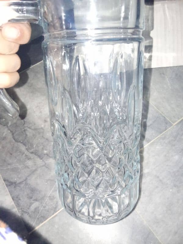 jug glasses 1