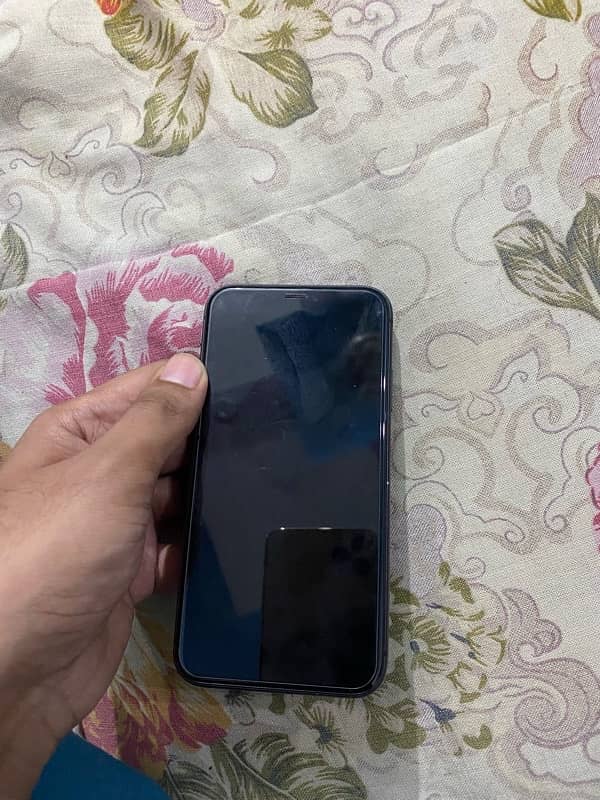 Iphone 11 for sale 128Gb water pack 3