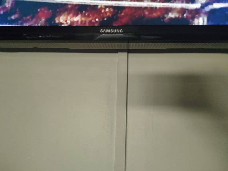 SAMSUNG 32 INCH LED 1