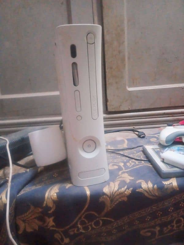 Xbox 360 Console with sensor 0