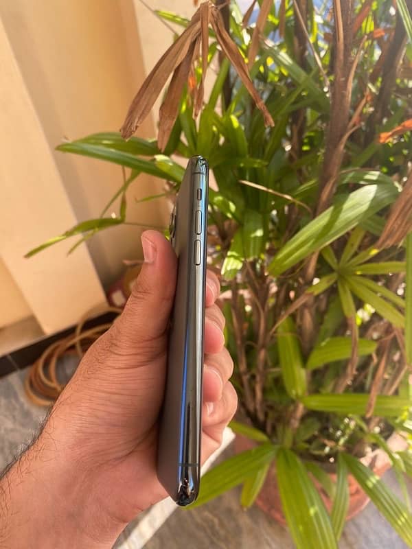 IPHONE 11 Pro Allpine Green Factory Unlock 256GB 1