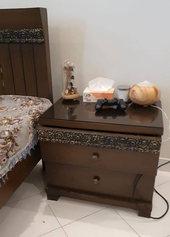 Single Bed with Mattress and One Side Table 5