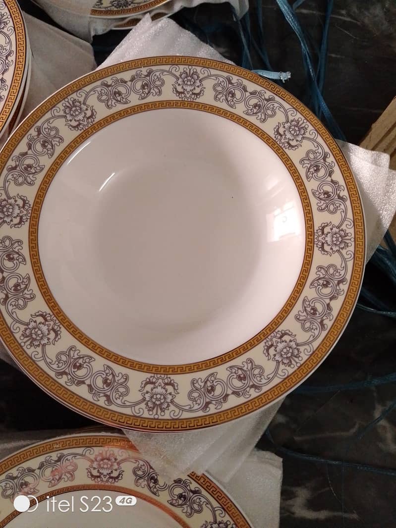 Dinner set cheeni  61 PCs untouched 2