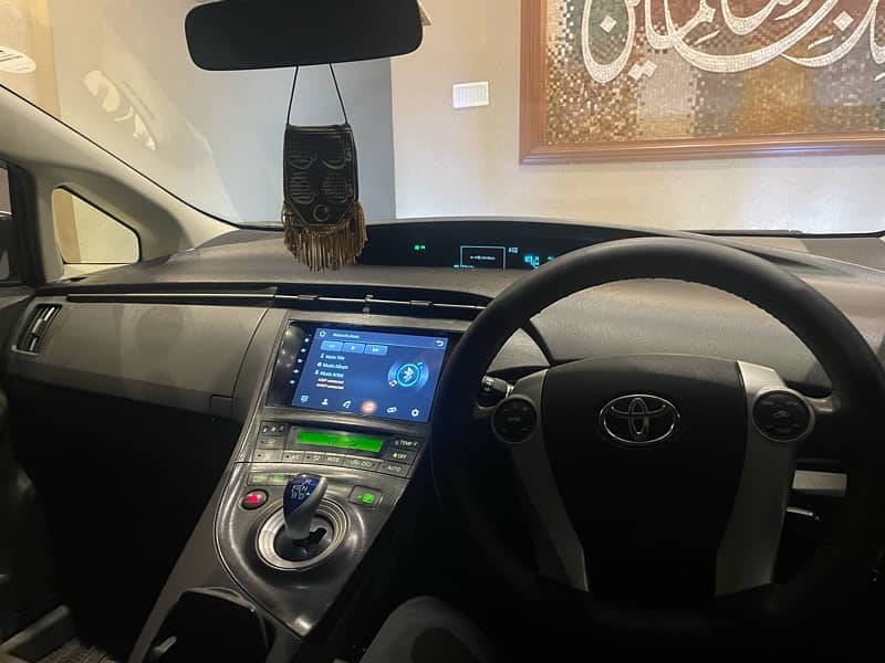 Toyota Prius 2011 6