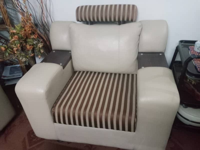 6 Seater Sofa, Almost new 1