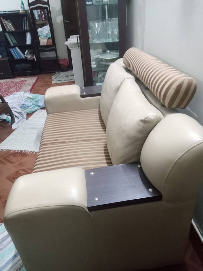 6 Seater Sofa, Almost new 3