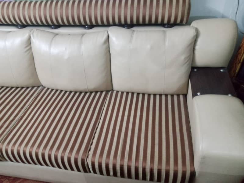 6 Seater Sofa, Almost new 4