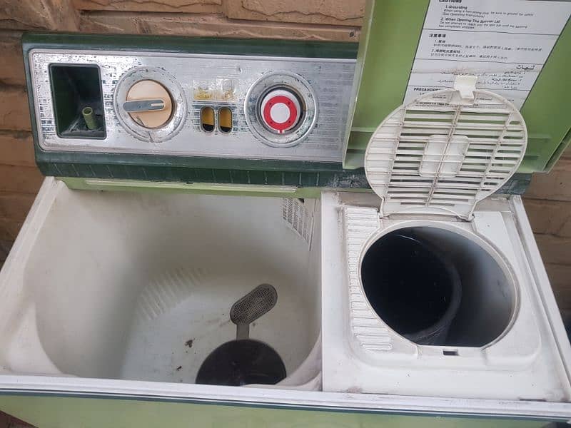 Used National Washing Machine. 1