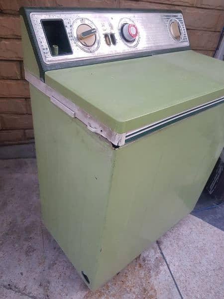 Used National Washing Machine. 4