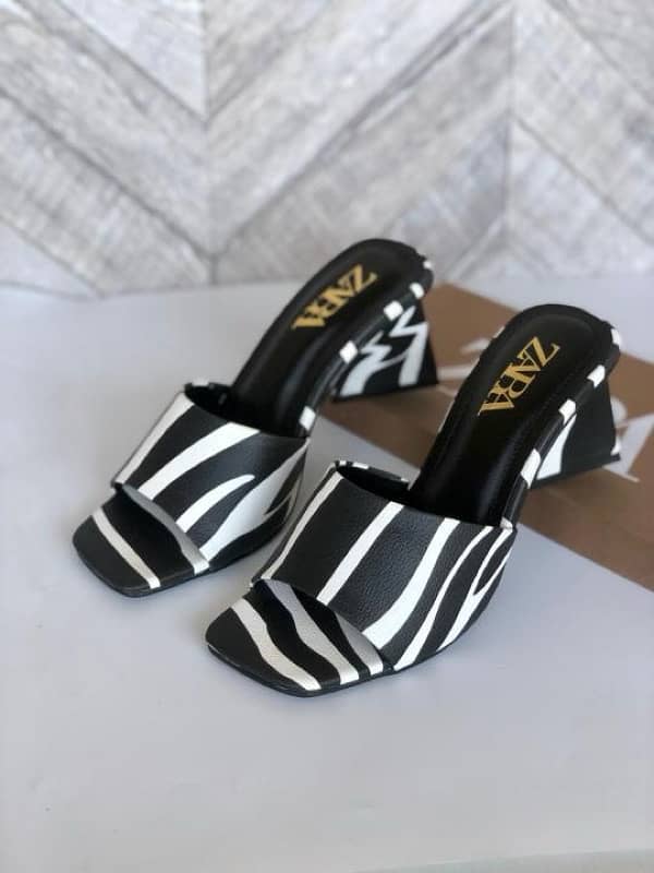 zara black & white formal heel 0