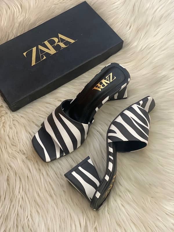 zara black & white formal heel 1