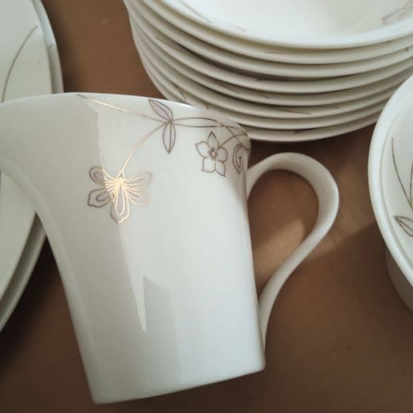 Dinner Set New, Noritake seven star royal bone 61 pieces for sale 2