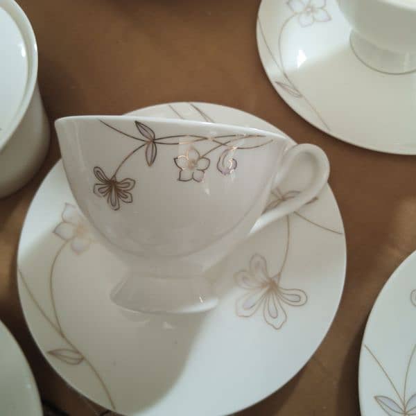 Dinner Set New, Noritake seven star royal bone 61 pieces for sale 3