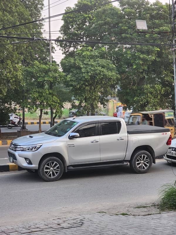 Toyota Hilux 2017 3