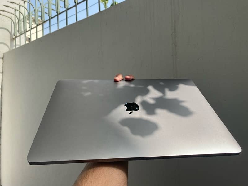 MacBook pro 1