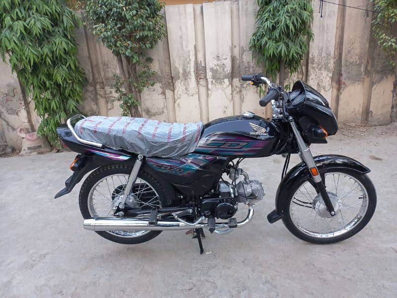 Honda cd 70 dream applied 4  2024 model original 680 km driven only 0