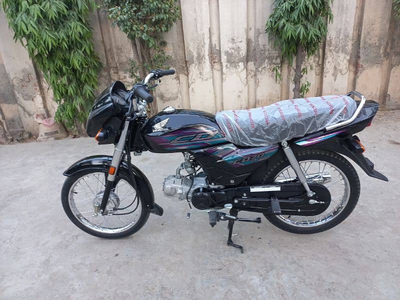 Honda cd 70 dream applied 4  2024 model original 680 km driven only 1