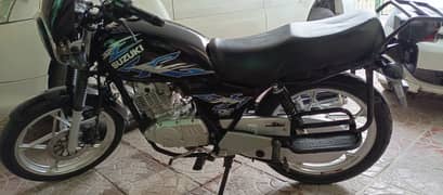 Suzuki GS 150 2021