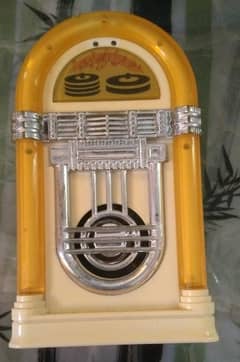 Vintage 2 band radio