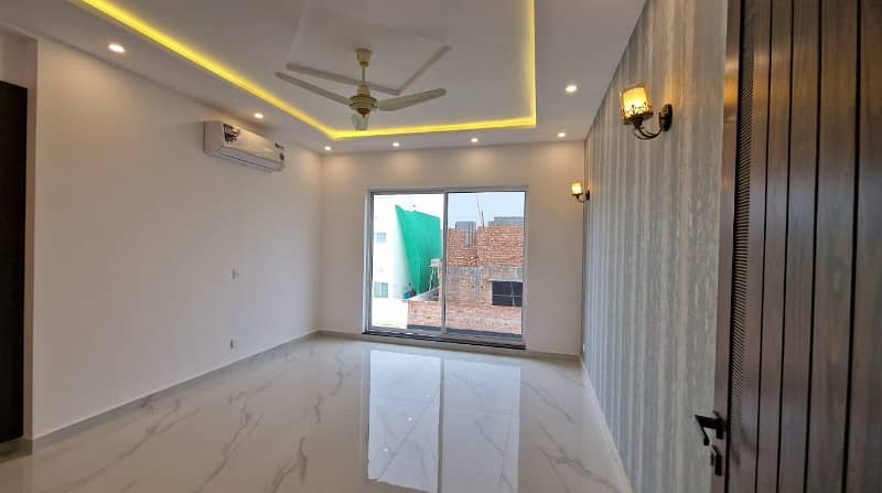 1 Kanal Full House For Rent In DHA Phase 3,Block W, Reasonable Price And Suitable Location Pakistan Punjab Lahore. Defence Raya 0