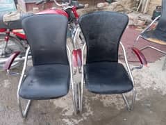 pair of 4 chairs 0