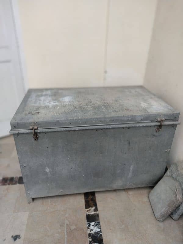 aluminium trunk (pethi) 0