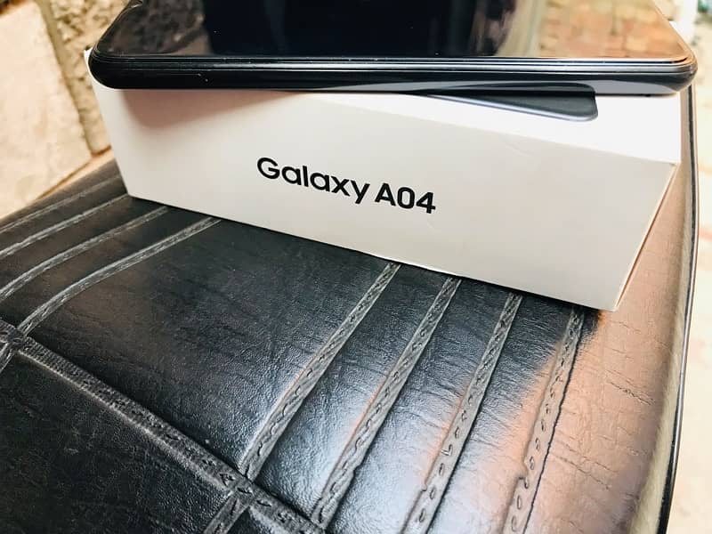 Samsung Galaxy A04 3/32 with box 4