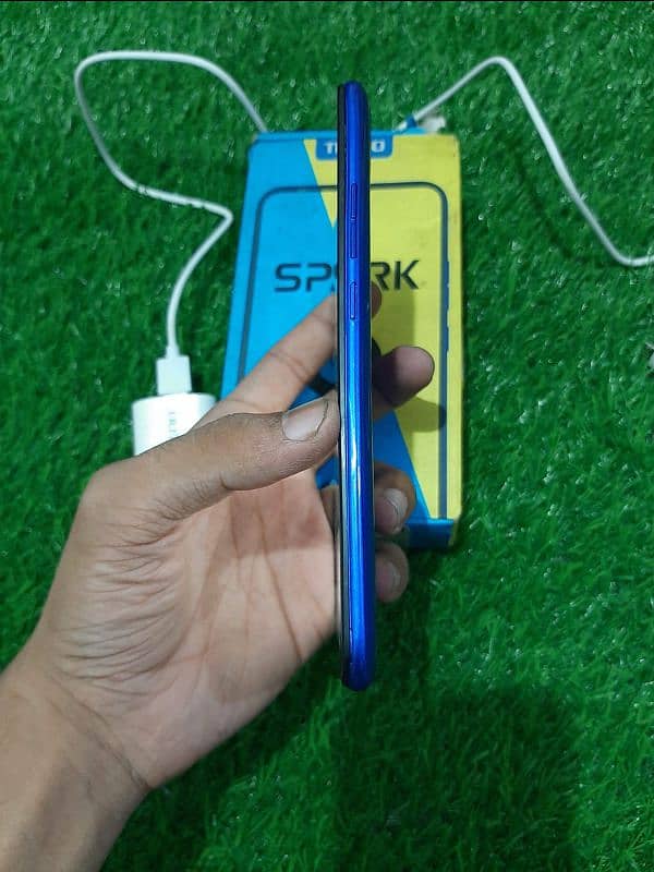 Tecno Spark 6 Go 64gb with box and original charger 5