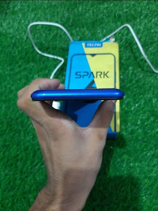 Tecno Spark 6 Go 64gb with box and original charger 8