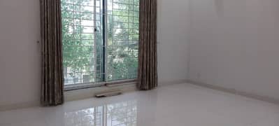 10 Marla House Available For Rent In EDEN City Lahore