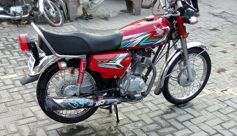 Honda cg 125 2023 model hai like new hai 5