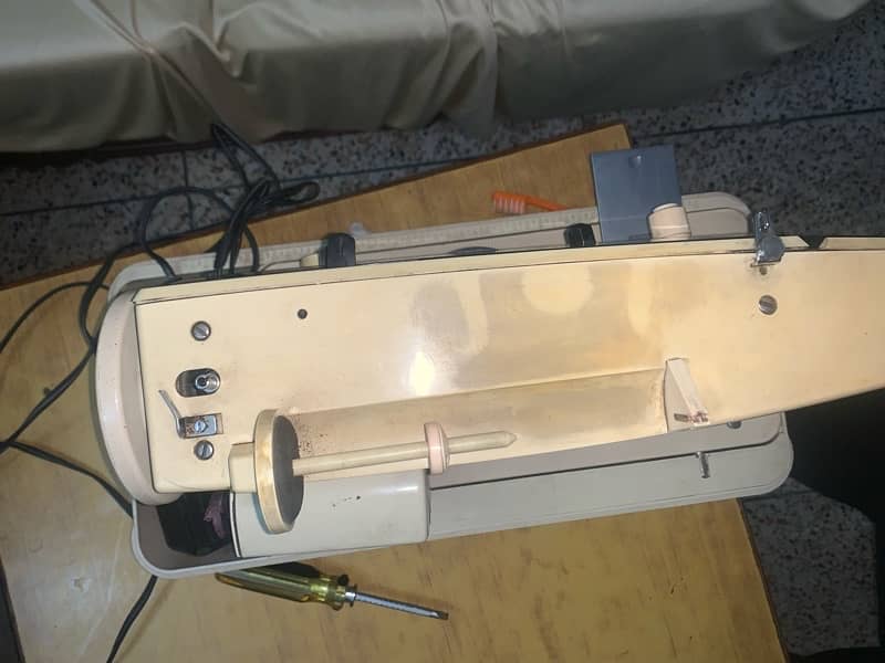 Singer automatic sewing machine 4