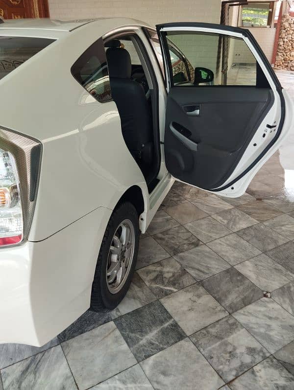 Toyota Prius 2015 8