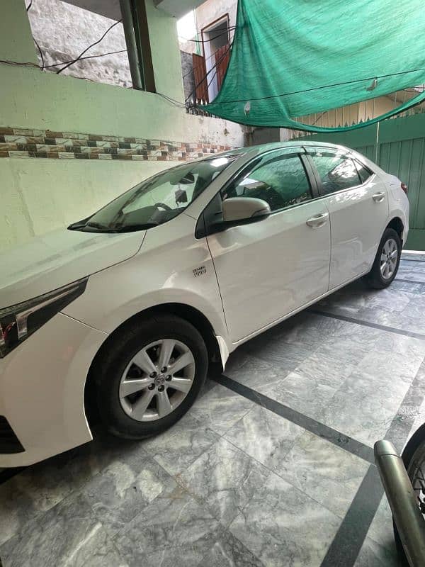 Toyota Corolla Altis 2017 4