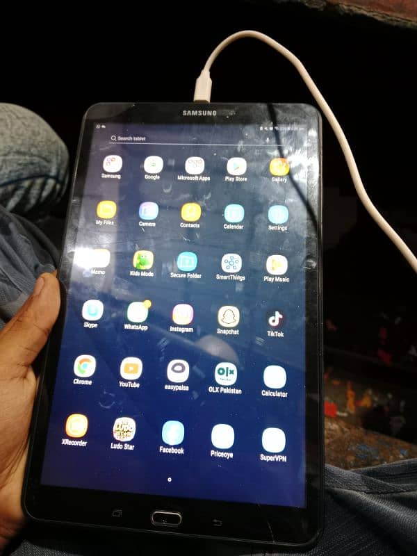 Samsung Galaxy tab A 2 32 gb only display broke Baki all ok ha 1