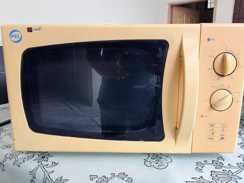 Pel Microwave oven 0