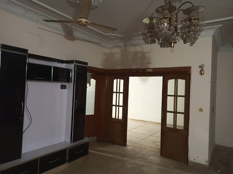 Allama Iqbal Town 10 Marla Full House For Rent 8