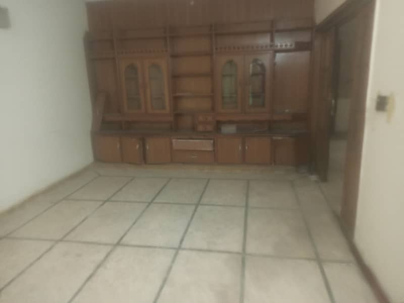 Allama Iqbal Town 10 Marla Full House For Rent 10