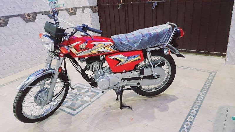 Honda 125 Bike 7 Oct 2024 ko lia hai rwp me he chla hai 6