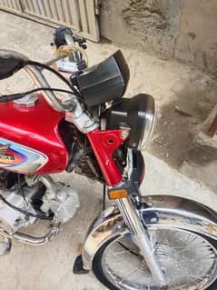 All ok bike All documents clear condition 10 /8.5 pic m ap dekh lena