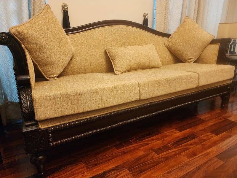 complete 5 seater sofa set with tables 0