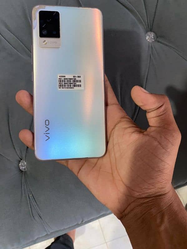 Vivo v21 8+4/128gb 10by9 with box charger 6