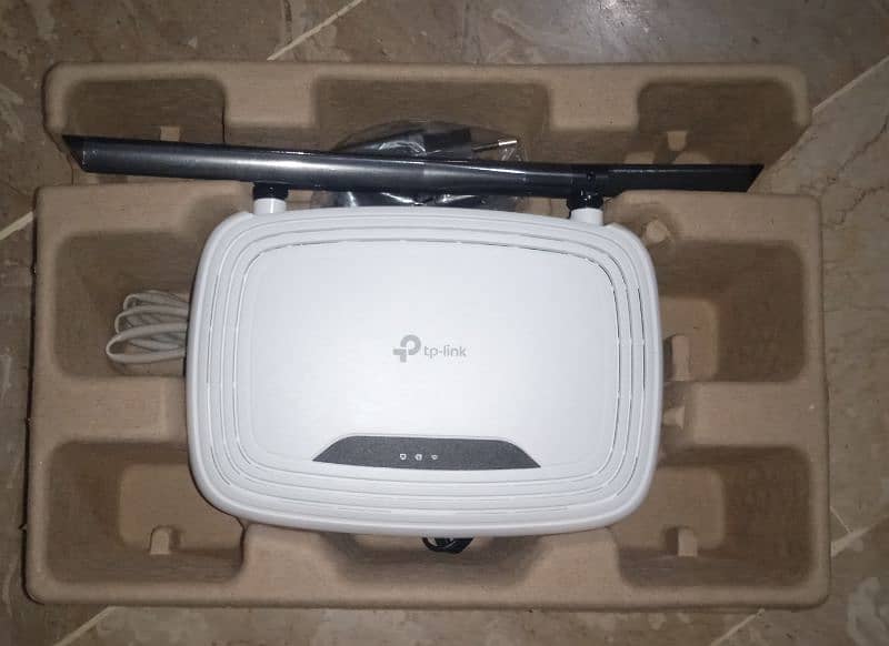 Tp link 300 Mbps wireless N router 1