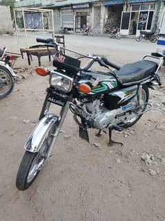 Honda 125 black all ok lush condition