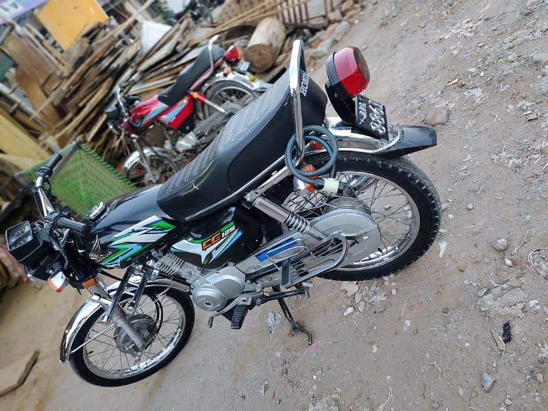 Honda 125 black all ok lush condition 5